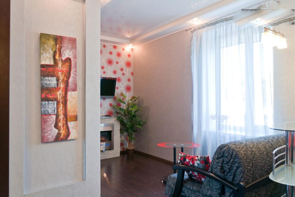 Modern Luxury Studio In The Center Of Kharkiv At Konstitutsii Square Exterior photo